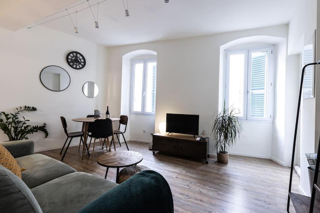 Ferienwohnung Cocooning Au Coeur De La Cite Imperiale Ajaccio  Exterior foto